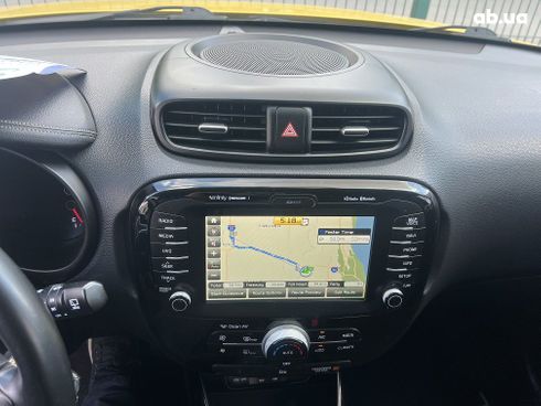 Kia Soul 2015 желтый - фото 11