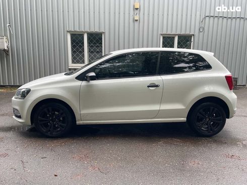 Volkswagen Polo 2015 белый - фото 12