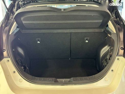 Nissan Leaf 2020 - фото 12