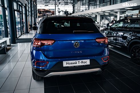 Volkswagen T-Roc Sport 2023 синий - фото 7
