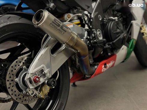 Aprilia RSV4 2011 - фото 6