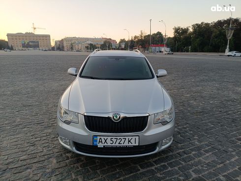 Skoda Superb 2010 серый - фото 8