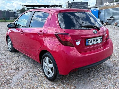 Toyota Auris 2015 красный - фото 7