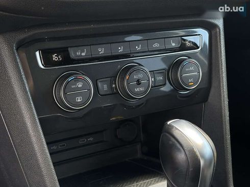 Volkswagen Tiguan Allspace 2021 - фото 27