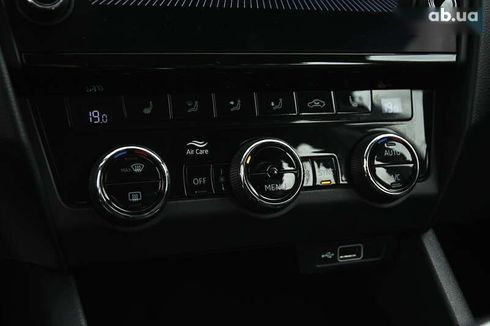 Skoda Octavia 2019 - фото 23
