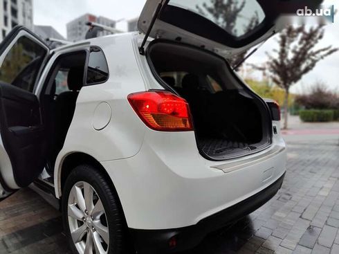 Mitsubishi Outlander 2015 - фото 15