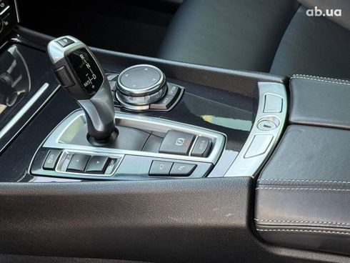 BMW 5 серия 2015 серый - фото 19