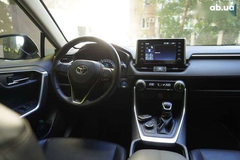 Toyota RAV4 2021 - фото 28