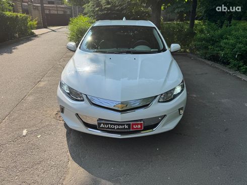 Chevrolet Volt 2017 белый - фото 2