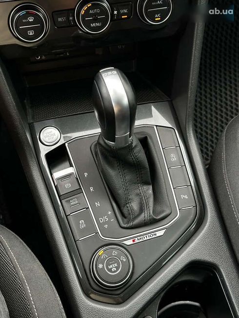 Volkswagen Tiguan 2016 - фото 11