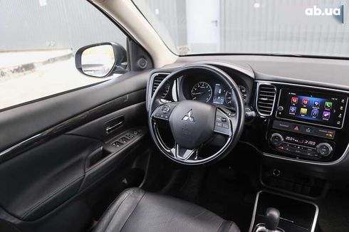 Mitsubishi Outlander 2017 - фото 12