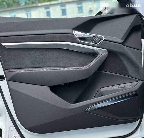 Audi Q8 e-tron 2023 - фото 10