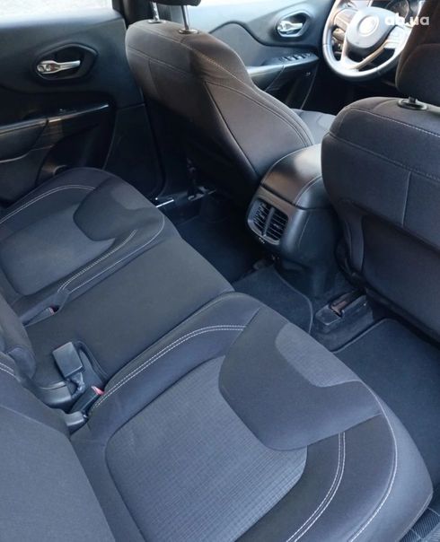 Jeep Cherokee 2015 белый - фото 9