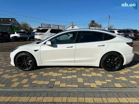 Tesla Model 3 2020 - фото 9