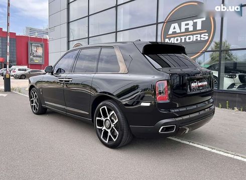 Rolls-Royce Cullinan 2022 - фото 12