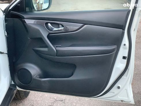 Nissan Rogue 2018 белый - фото 21