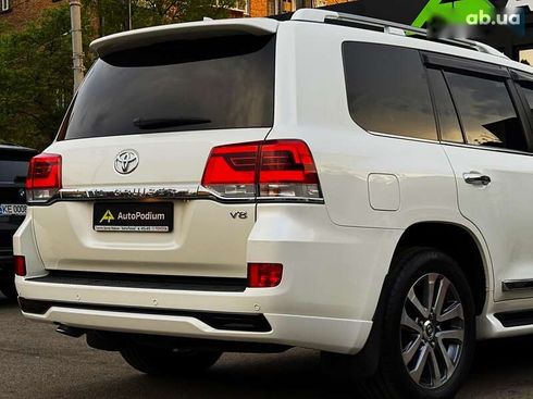 Toyota Land Cruiser 2017 - фото 20
