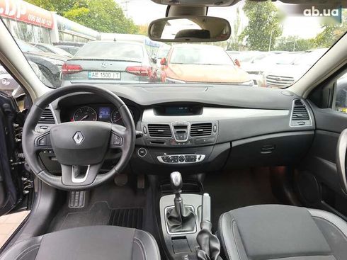 Renault Laguna 2011 - фото 15