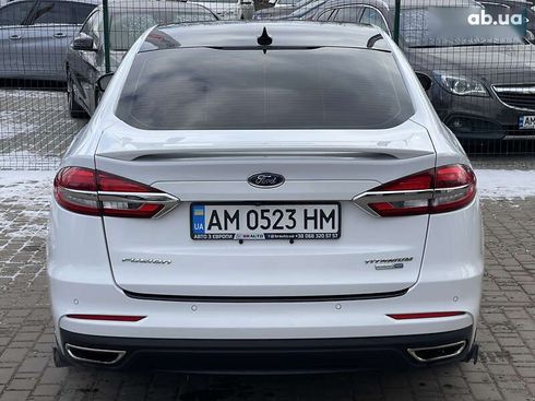 Ford Fusion 2019 - фото 19