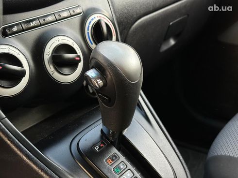 Hyundai i10 2009 желтый - фото 23