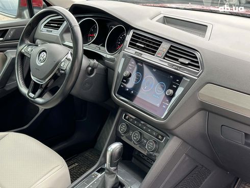 Volkswagen Tiguan 2019 красный - фото 34