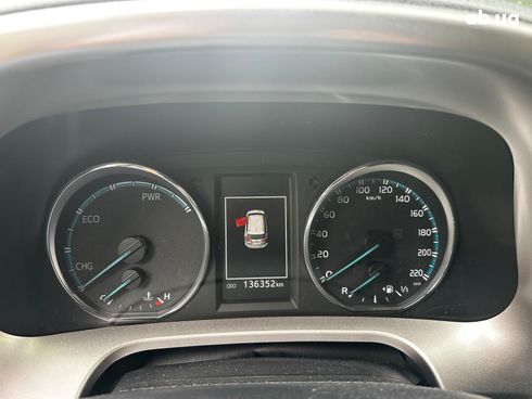 Toyota RAV4 2017 серый - фото 14