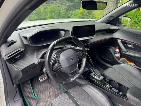 Peugeot 2008 2021 белый - фото 16