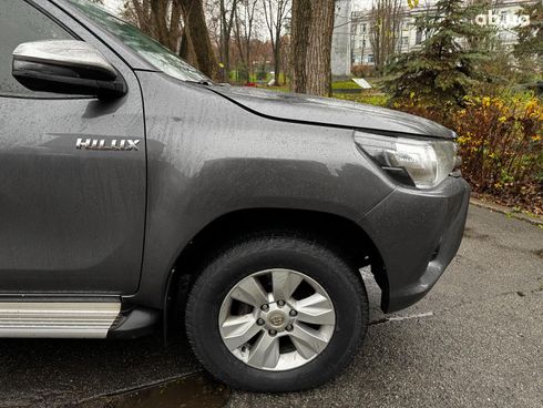 Toyota Hilux 2017 серый - фото 5