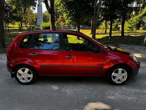 Ford Fiesta 2007 красный - фото 12
