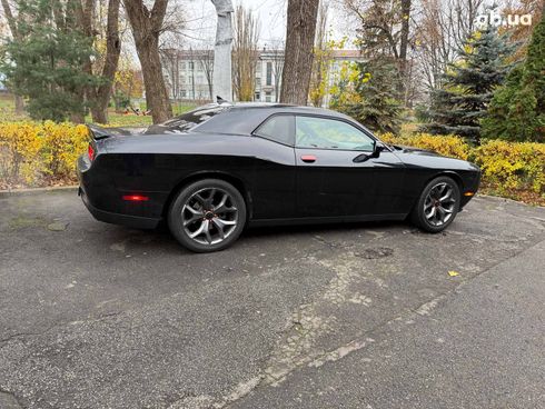 Dodge Challenger 2018 черный - фото 16