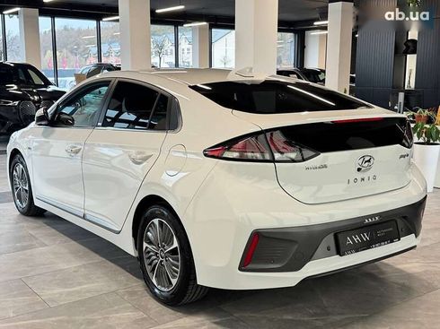 Hyundai Ioniq 2021 - фото 17