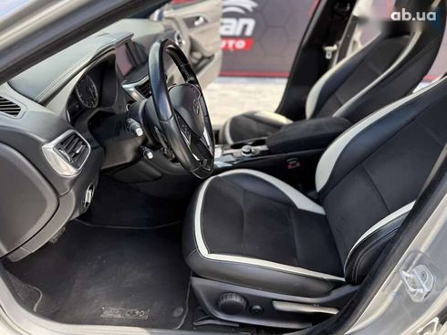 Infiniti Q30 2016 - фото 26