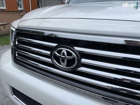 Toyota Sequoia 2018 - фото 25
