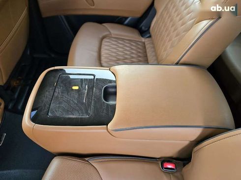 Infiniti QX80 2017 - фото 22