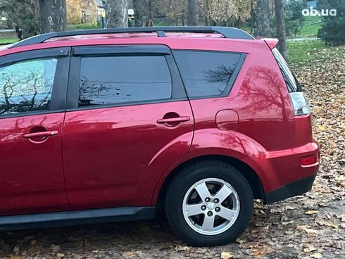 Mitsubishi Outlander 2010 красный - фото 7
