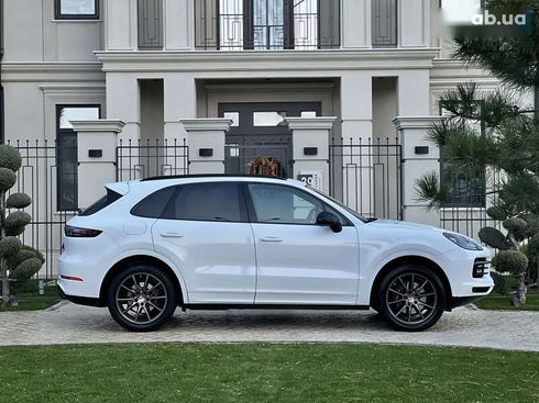 Porsche Cayenne 2018 - фото 19