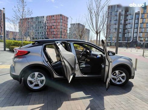 Toyota C-HR 2016 - фото 26