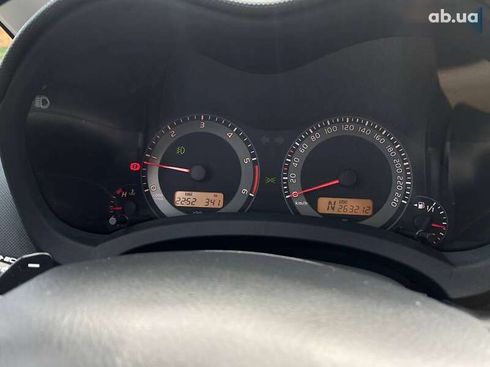 Toyota Auris 2011 - фото 26