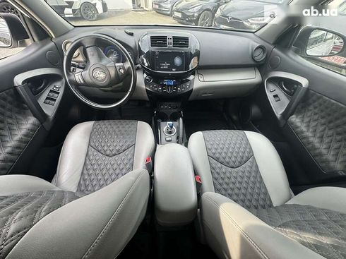 Toyota RAV4 2013 - фото 8