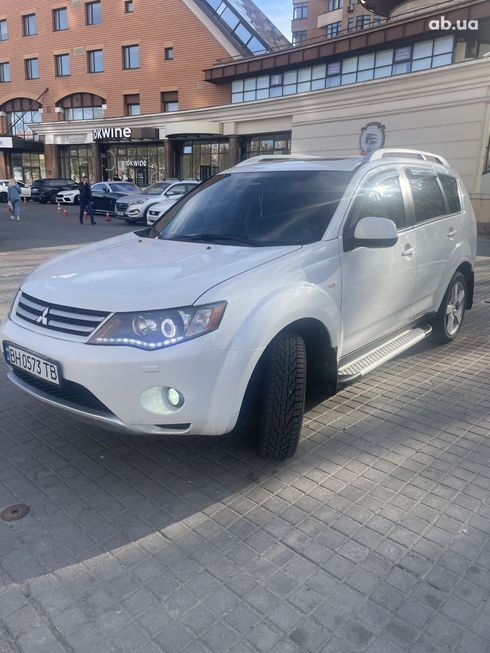 Mitsubishi Outlander XL 2008 белый - фото 19