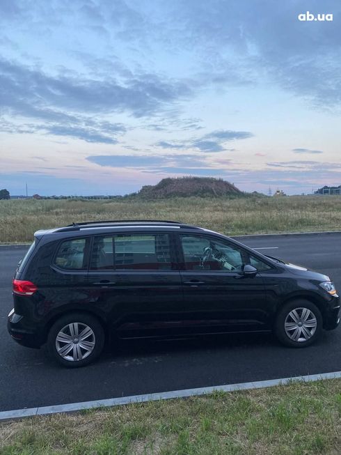 Volkswagen Touran 2017 черный - фото 8