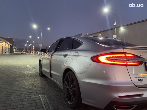 Ford Fusion 2018 серебристый - фото 16