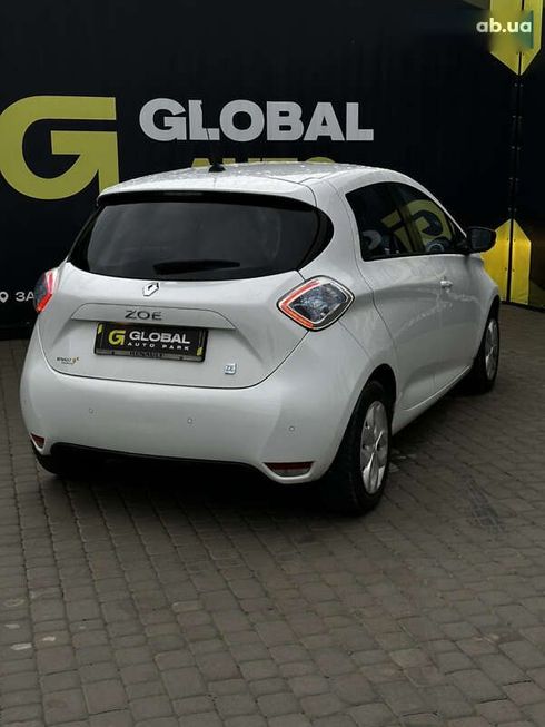 Renault Zoe 2015 - фото 15