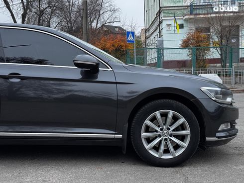 Volkswagen Passat 2018 серый - фото 11
