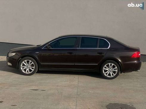 Skoda Superb 2012 - фото 8