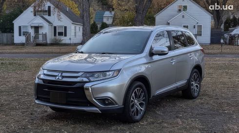 Mitsubishi Outlander 2018 серебристый - фото 3