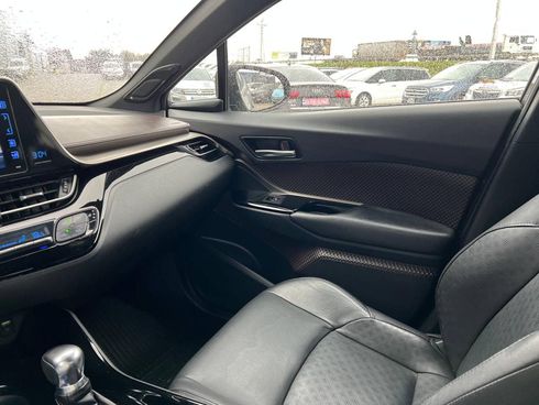 Toyota C-HR 2017 серый - фото 31