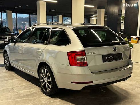 Skoda Octavia 2017 - фото 15