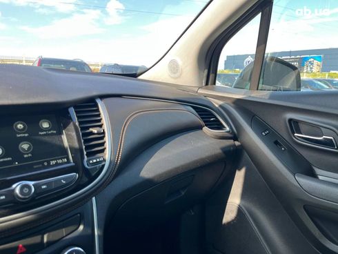 Chevrolet Trax 2018 черный - фото 30