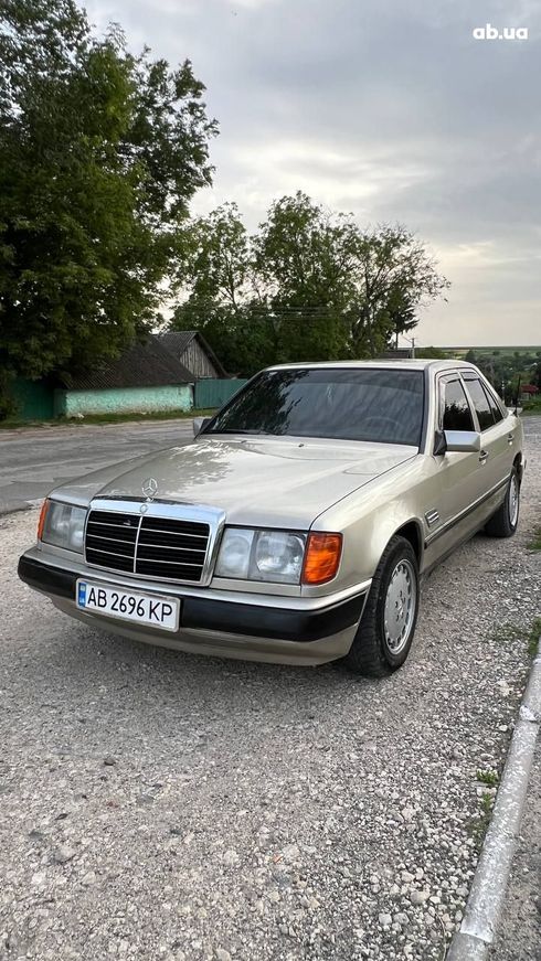 Mercedes-Benz E-Класс 1986 бежевый - фото 3